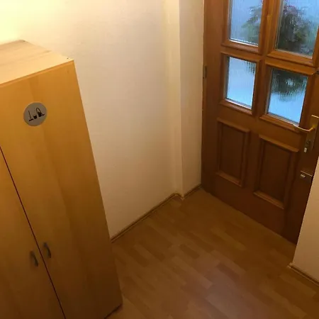 Jansen Apartment *